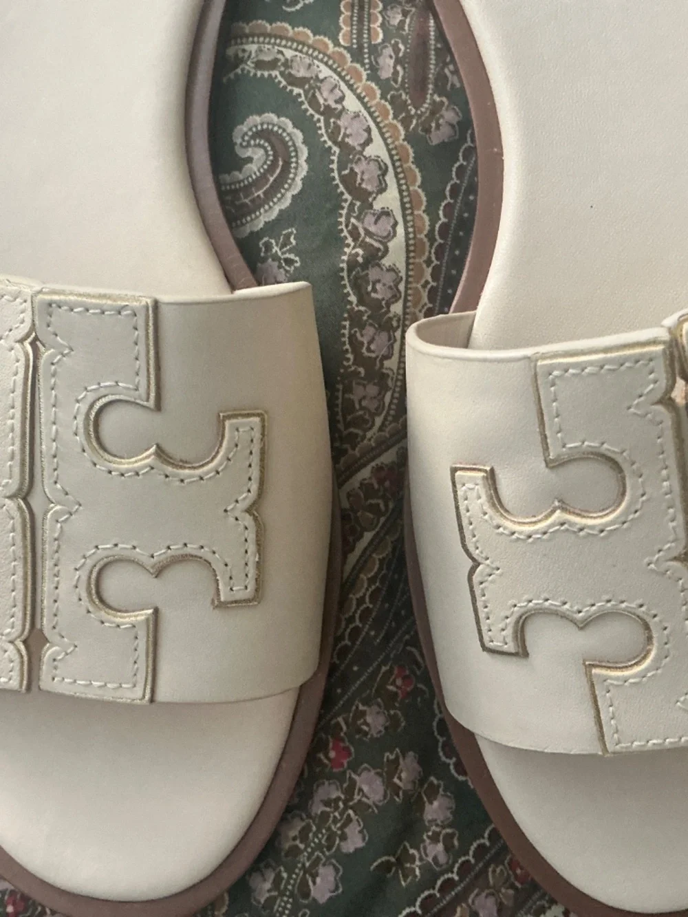 Tory Burch Never Worn New Ivory Slide sandal Size 9 1/2 with dust bag
